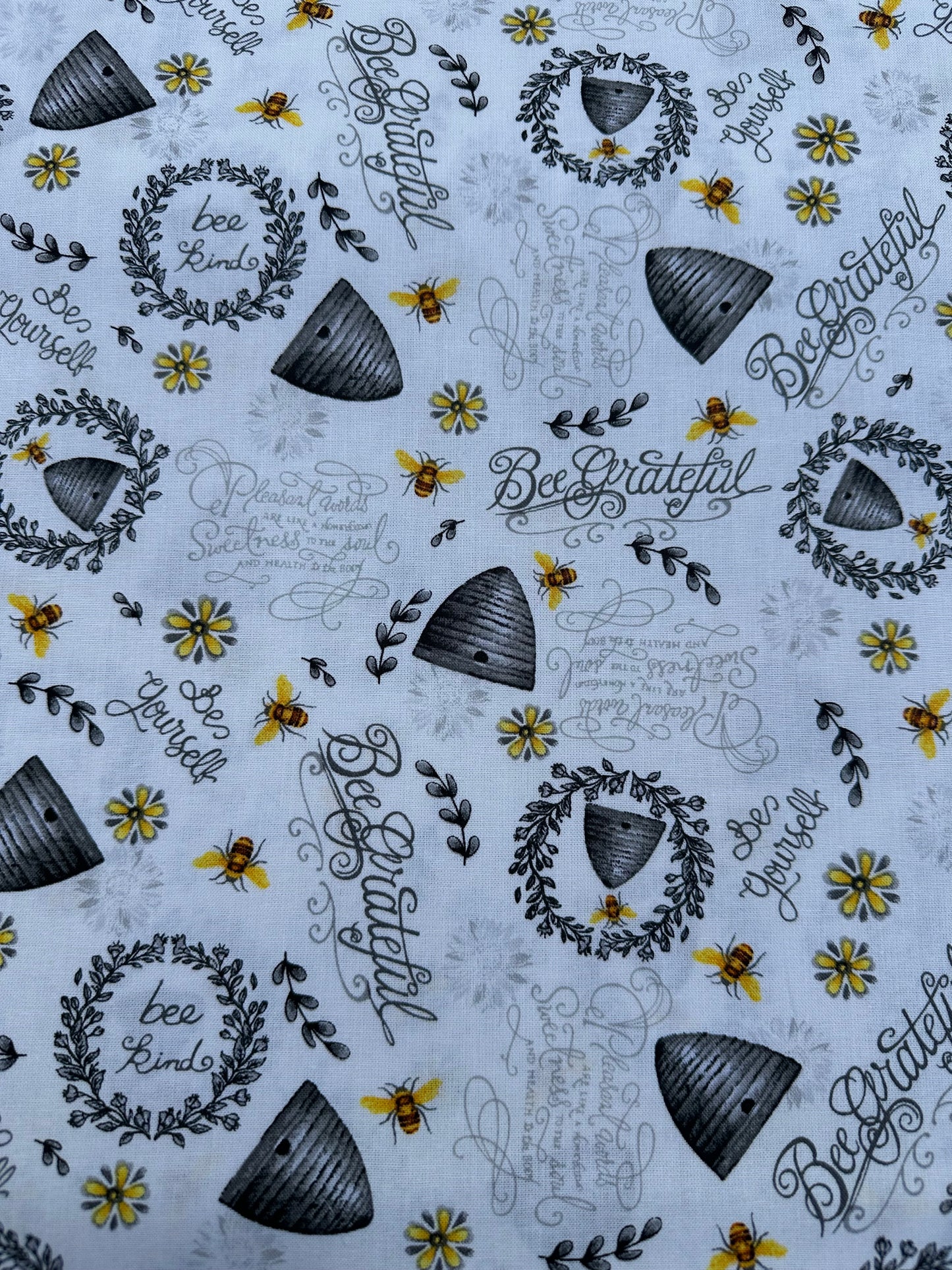 Hi Fashions Bee Grateful Cream 1435