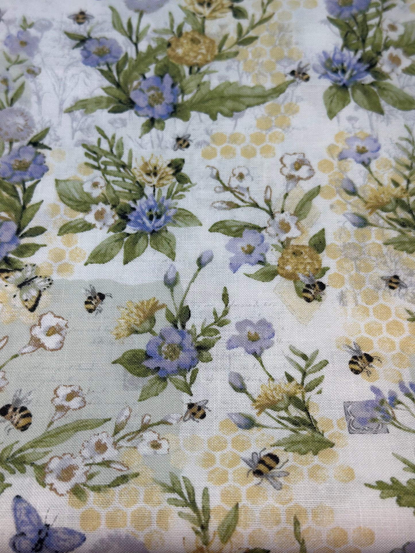 Sweet As Can Bee Floral 78812 A62028