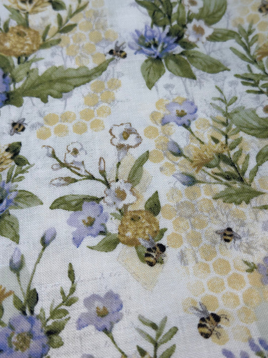 Sweet As Can Bee Floral 78812 A62028